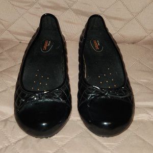 OLD LISTING Black safeTstep Quilted Comfort Flats, size 8W